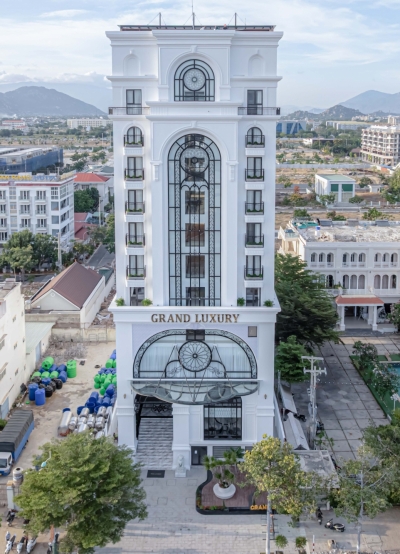 Tổng quan Grand Luxury Hotel