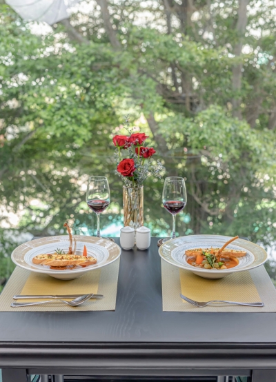 Tiệc đôi Grand Luxury Hotel