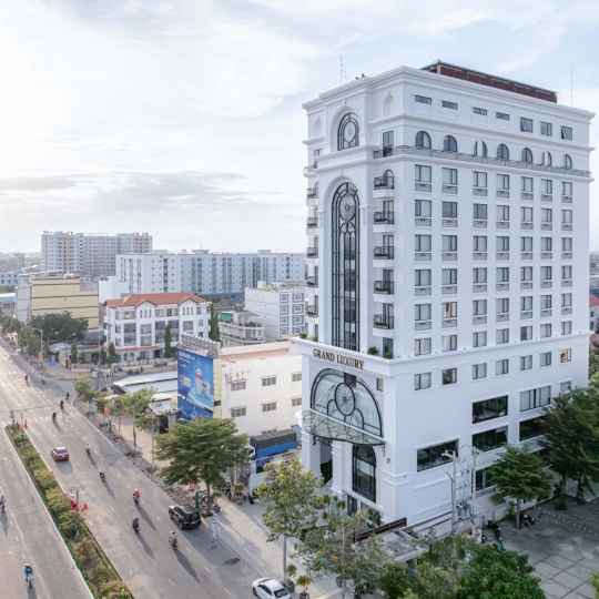 Tổng quan Grand Luxury Hotel
