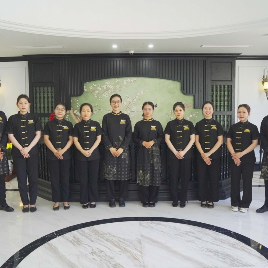 Đội ngũ Grand Luxury Hotel