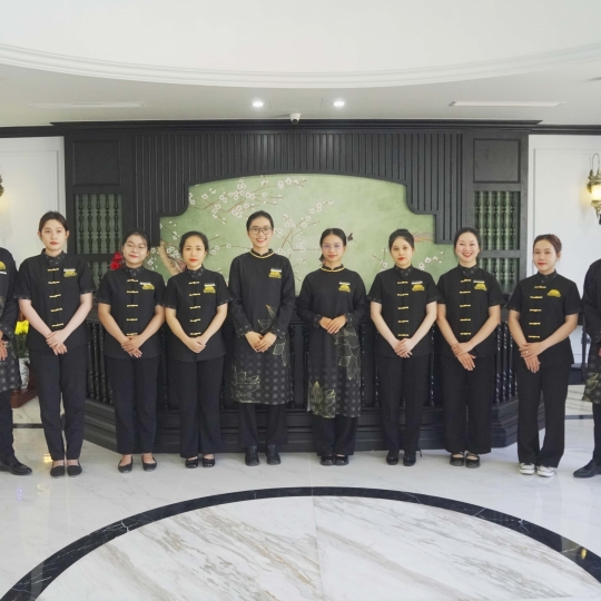Đội ngũ Grand Luxury Hotel