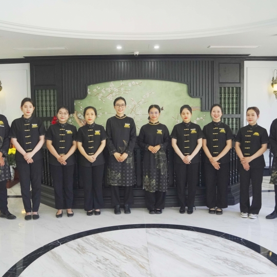 Đội ngũ Grand Luxury Hotel