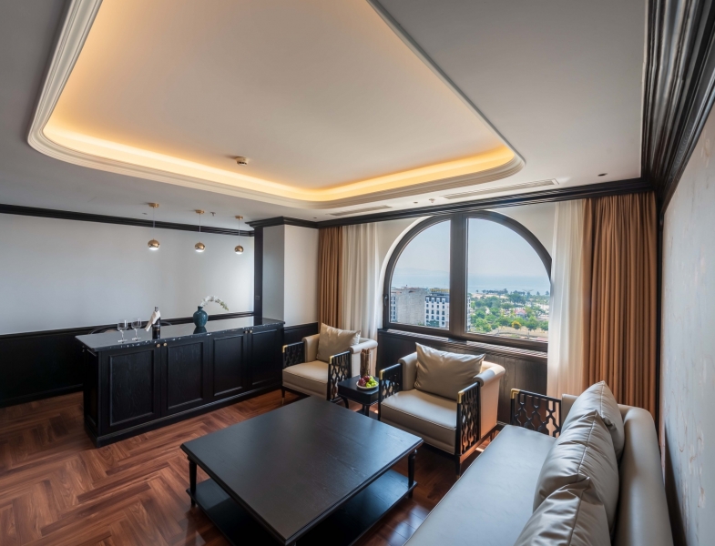 Grand Suite: 69m² (view thành phố/biển)